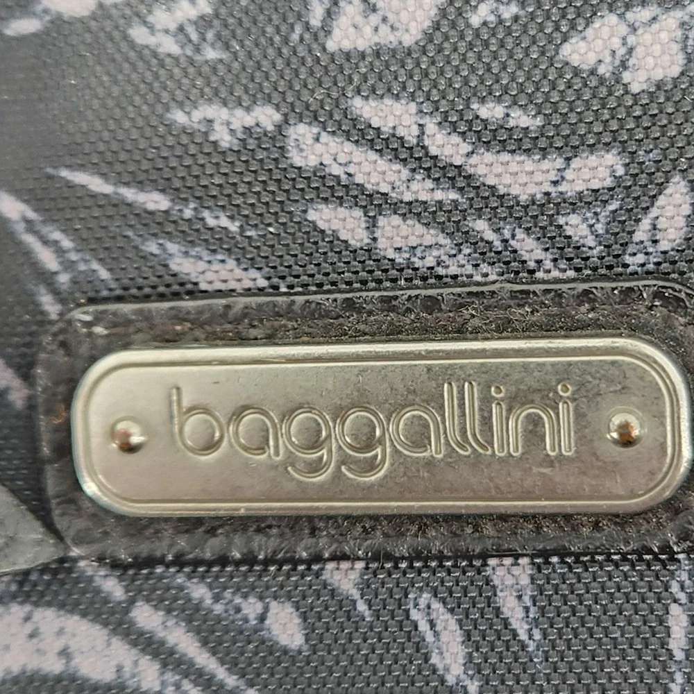Baggallini lightweight crossbody